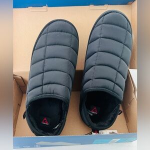 Gerry Men's Black Quilted Slip-Ons